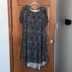 LuLaRoe Black/White/Gray Soft Stretchy Carly NWOT